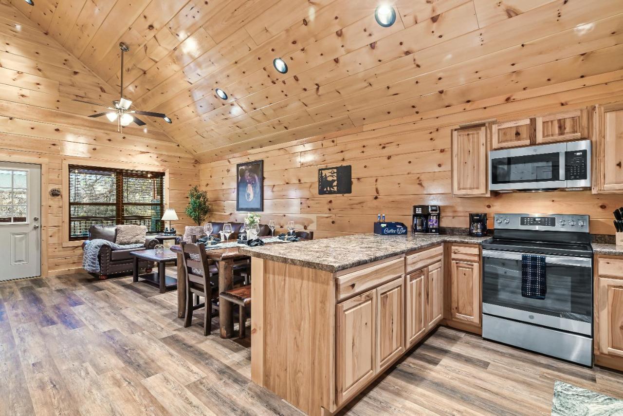 Mountains R Calling, Cozy Hideaway, King Beds, Hot-Tub, Arcade, Ev Ready Pigeon Forge Kültér fotó